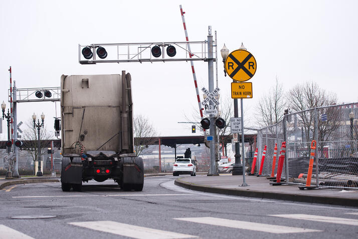 railroad-crossing