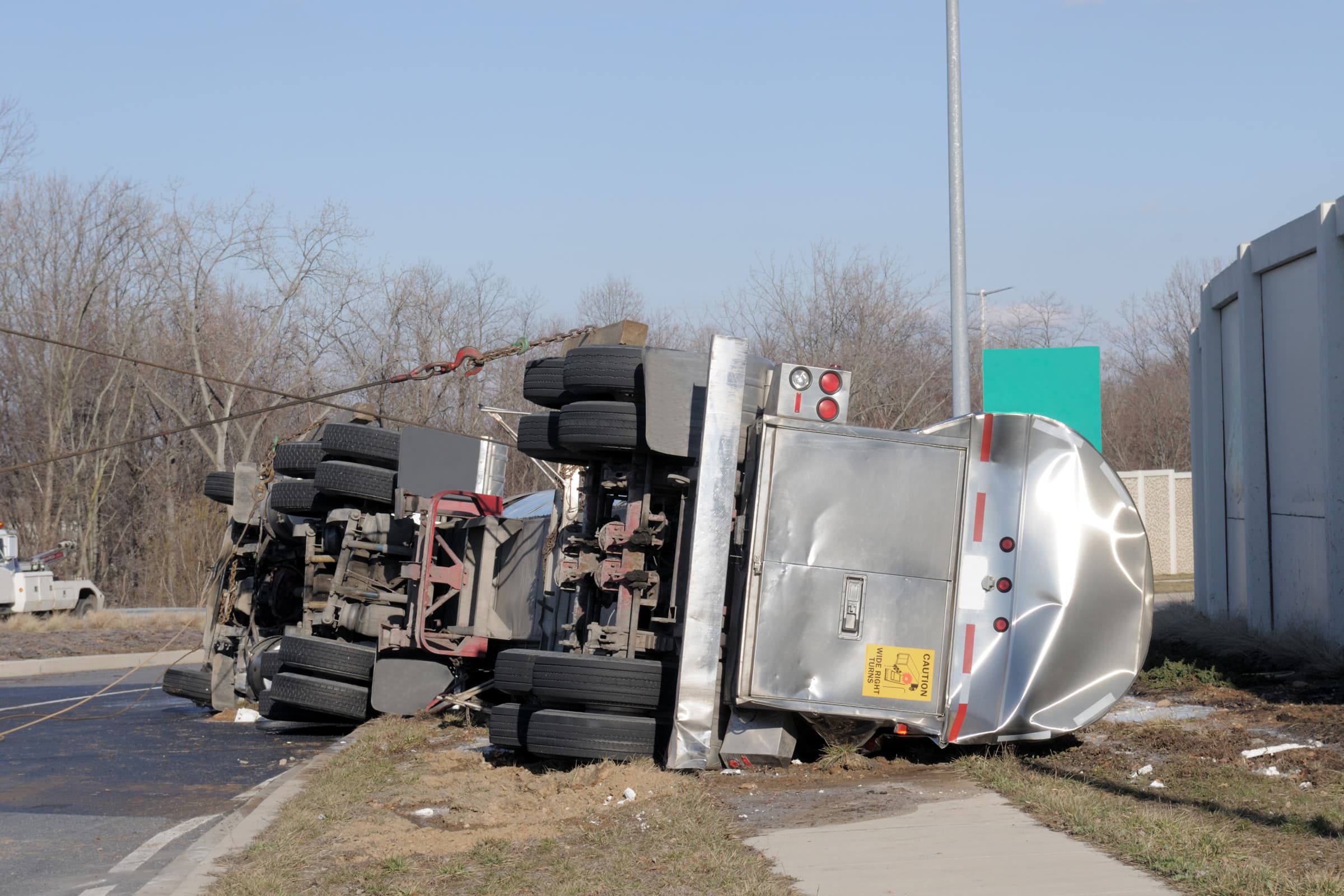 Truck Rollover Accidents: Causes And Prevention - Great West Casualty