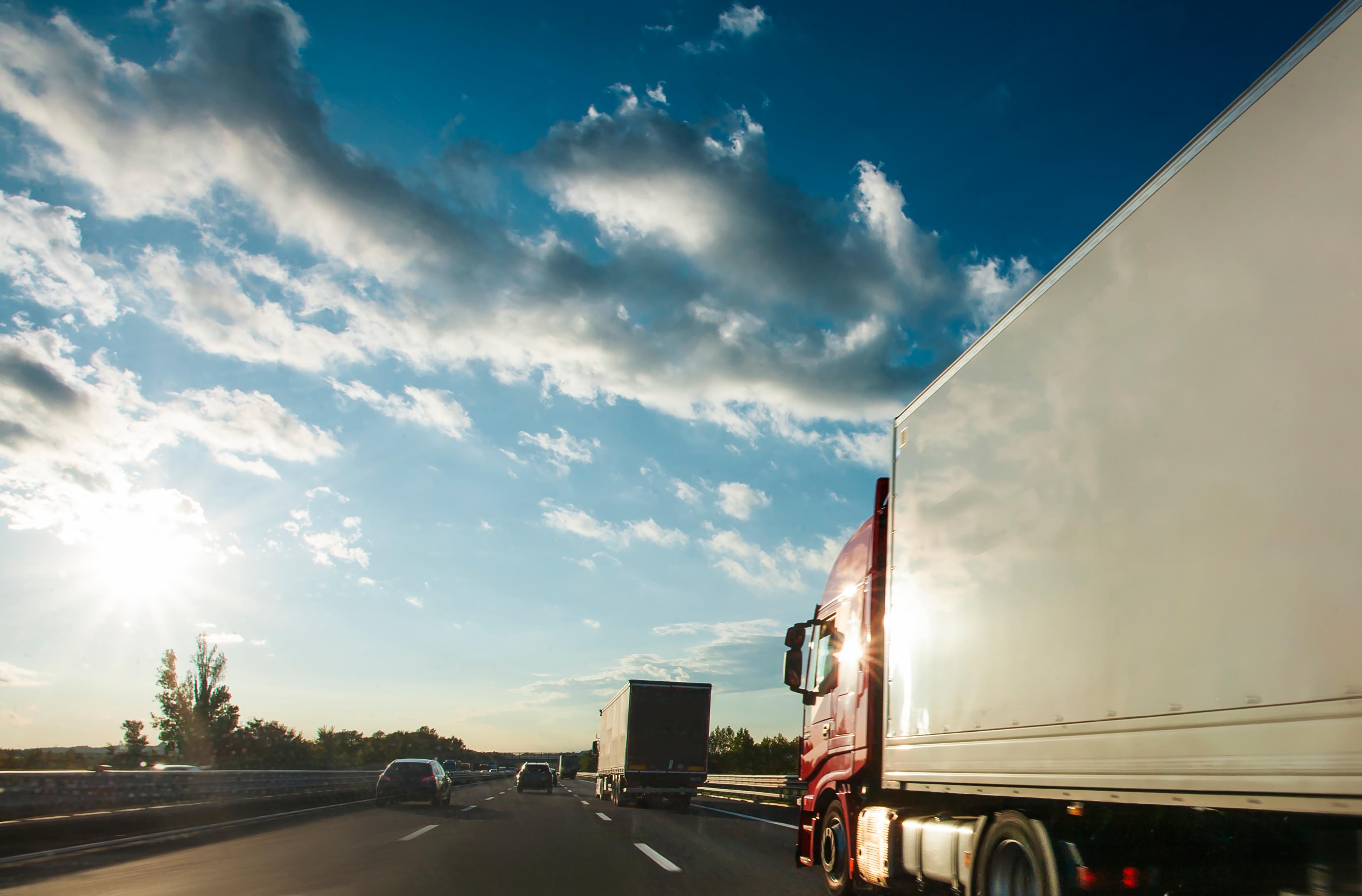 Summer Driving Safety Tips for Truck Drivers - Great West Casualty