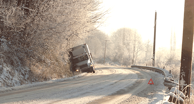 truck crash on snowy road